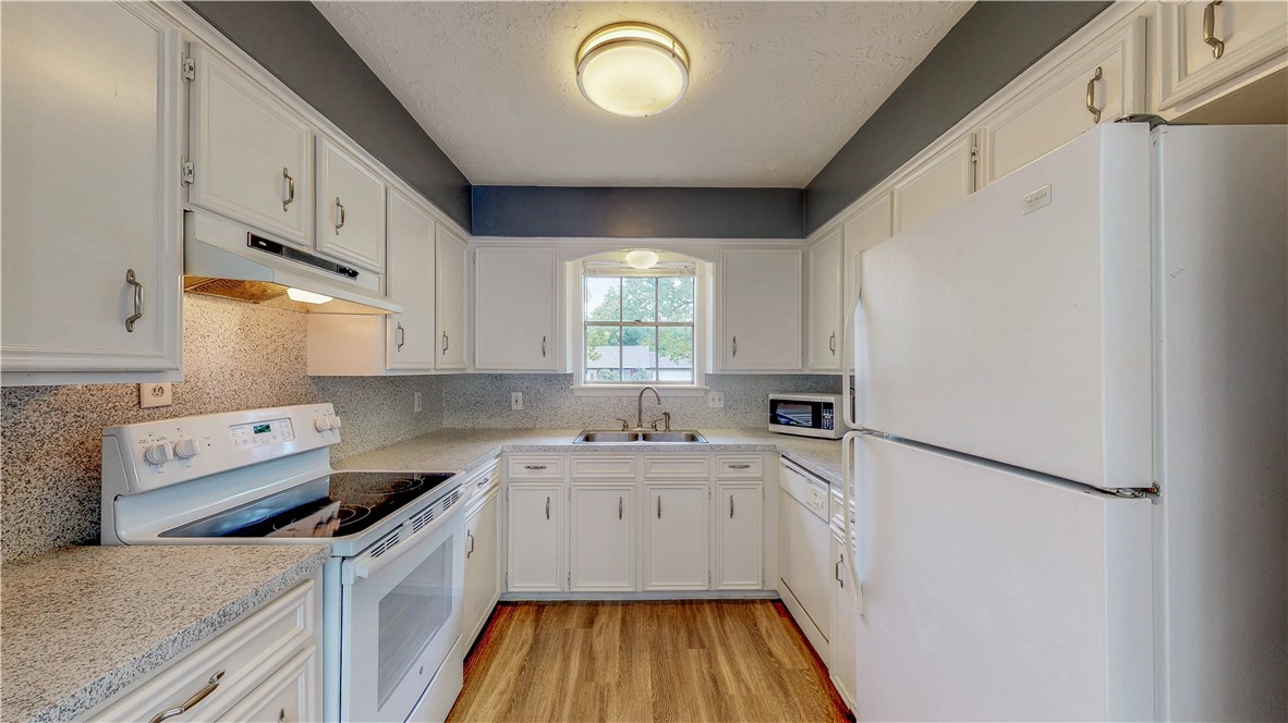 College Station Condo: 1000 Holleman Drive