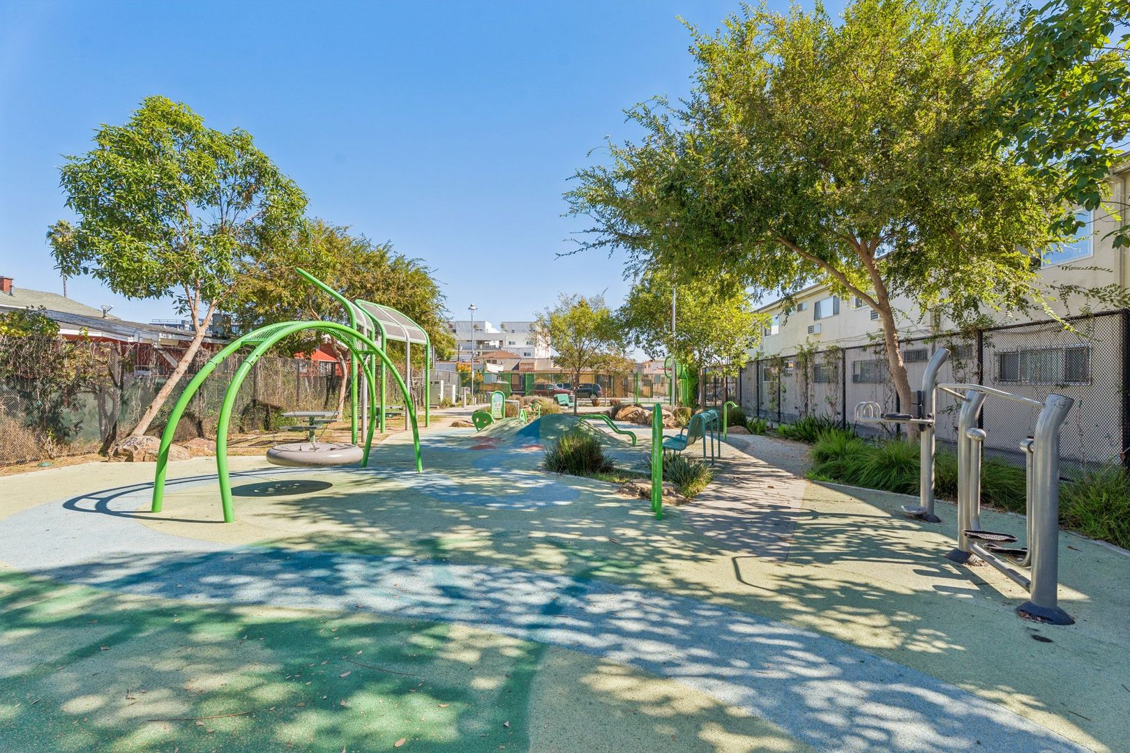 Los Angeles Condo: 6545 Victoria Ave