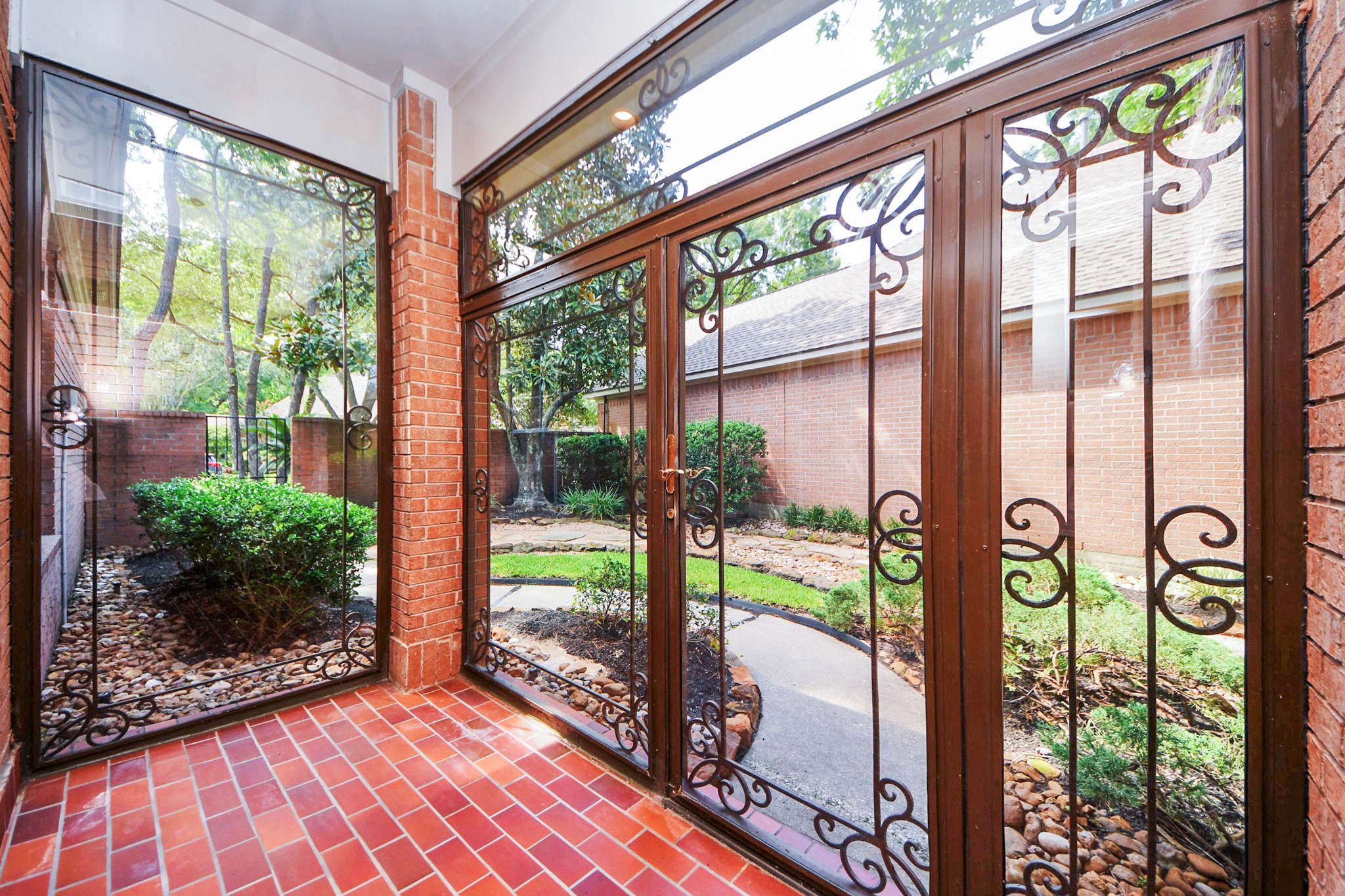 The Woodlands Condo: 39 Wild Meadow Court