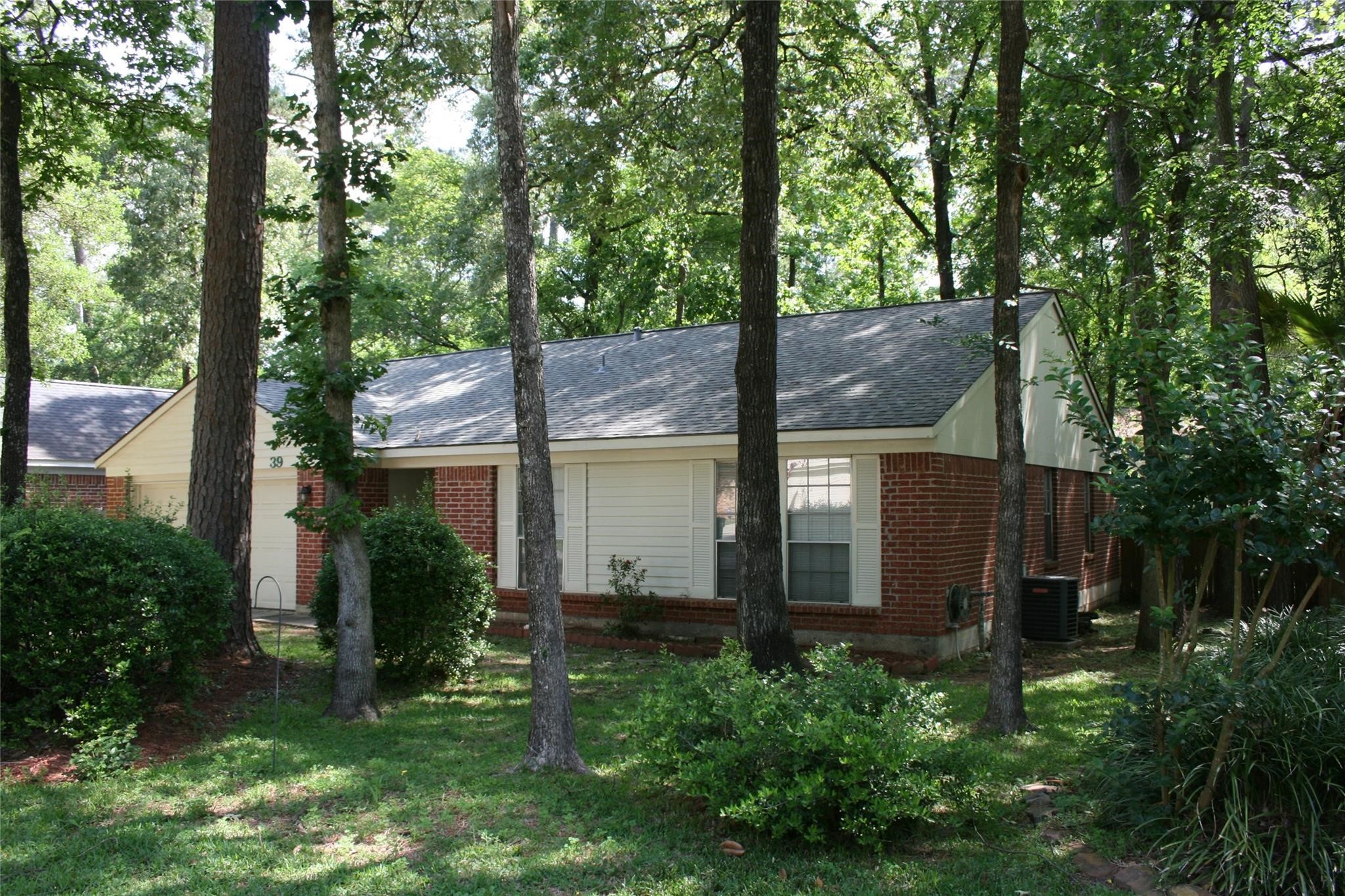 The Woodlands Condo: 39 South White Pebble Court