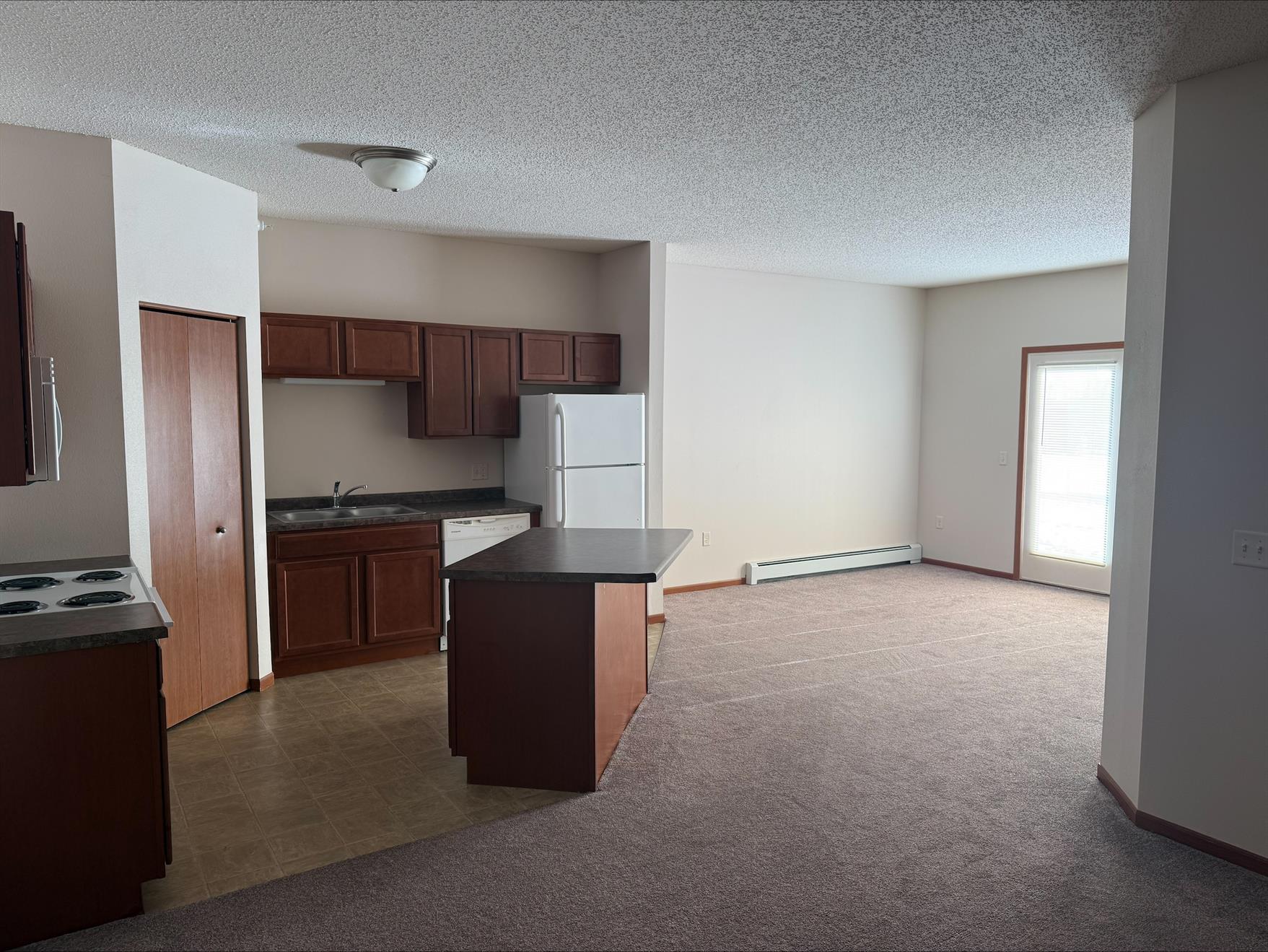 Alexandria Apartment: 4727 Arbor Xing