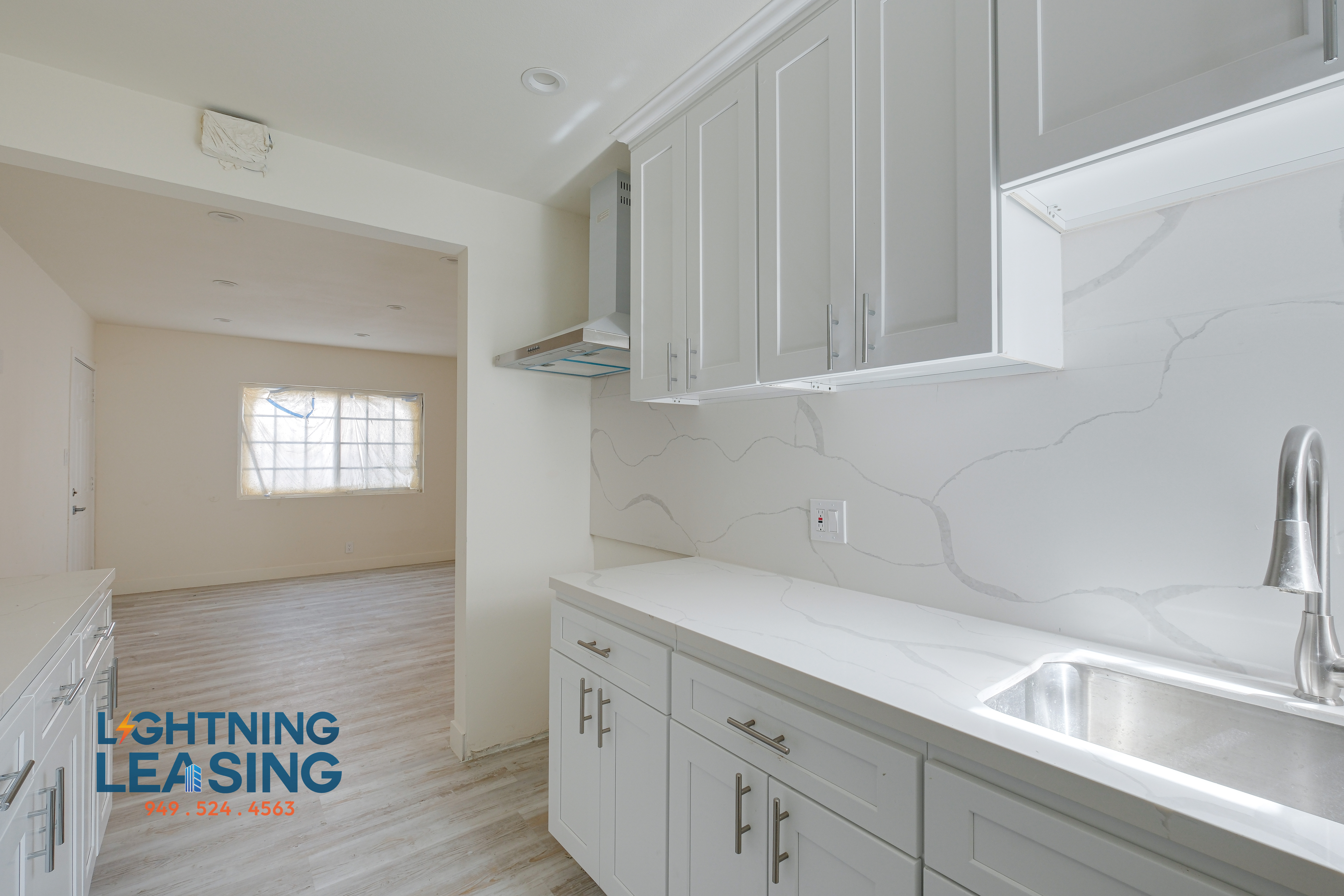 Inglewood Condo: 10218 Darby Ave