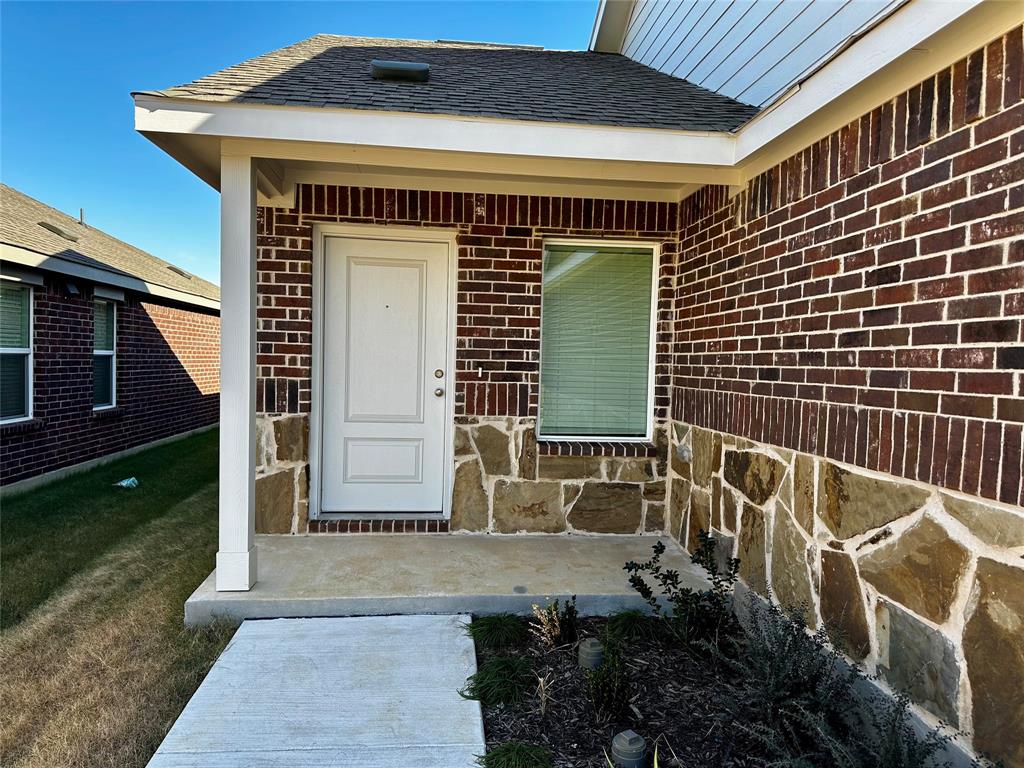 Aubrey Condo: 2105 Sulky Lane