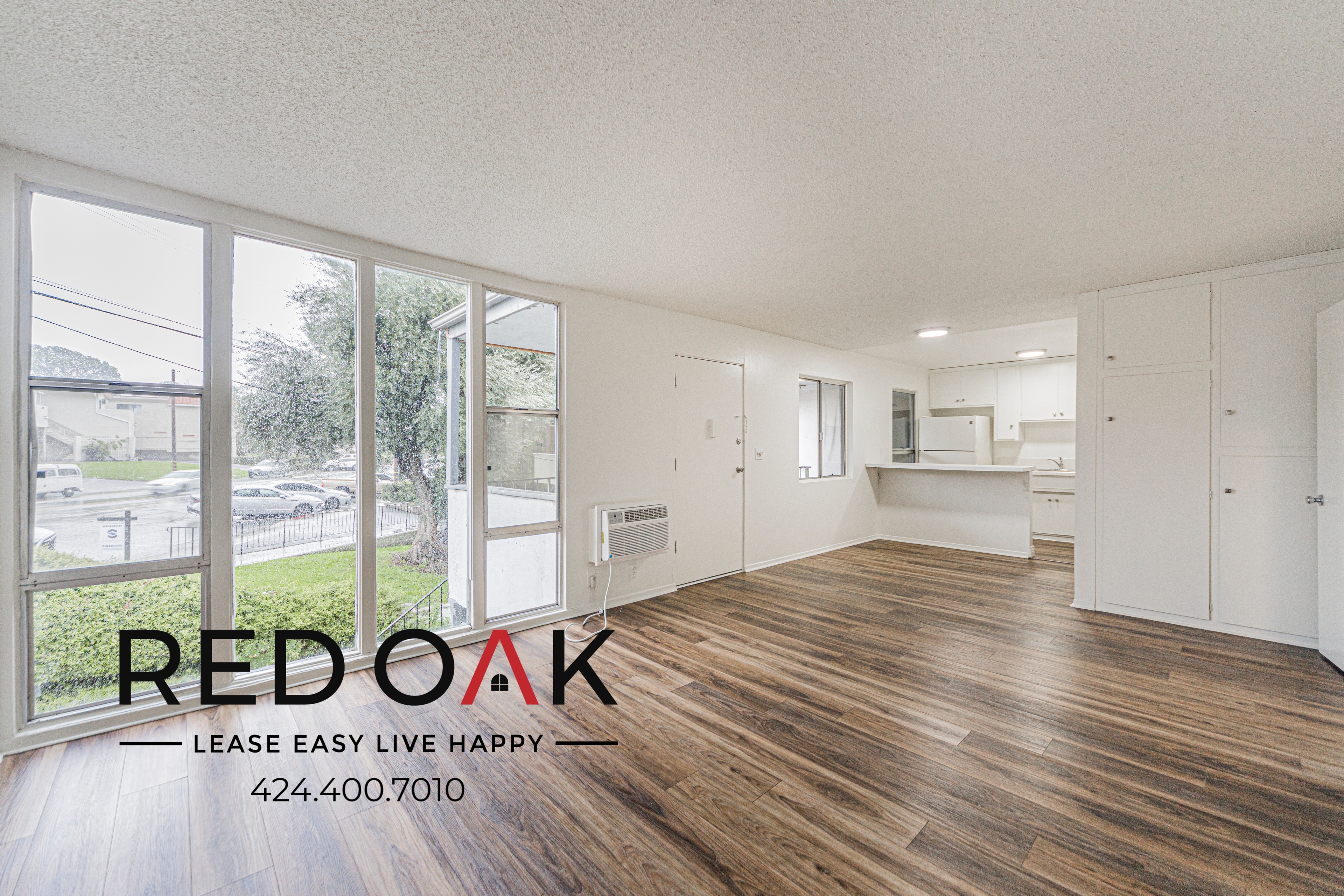 Montrose Condo: 2748 Montrose Ave