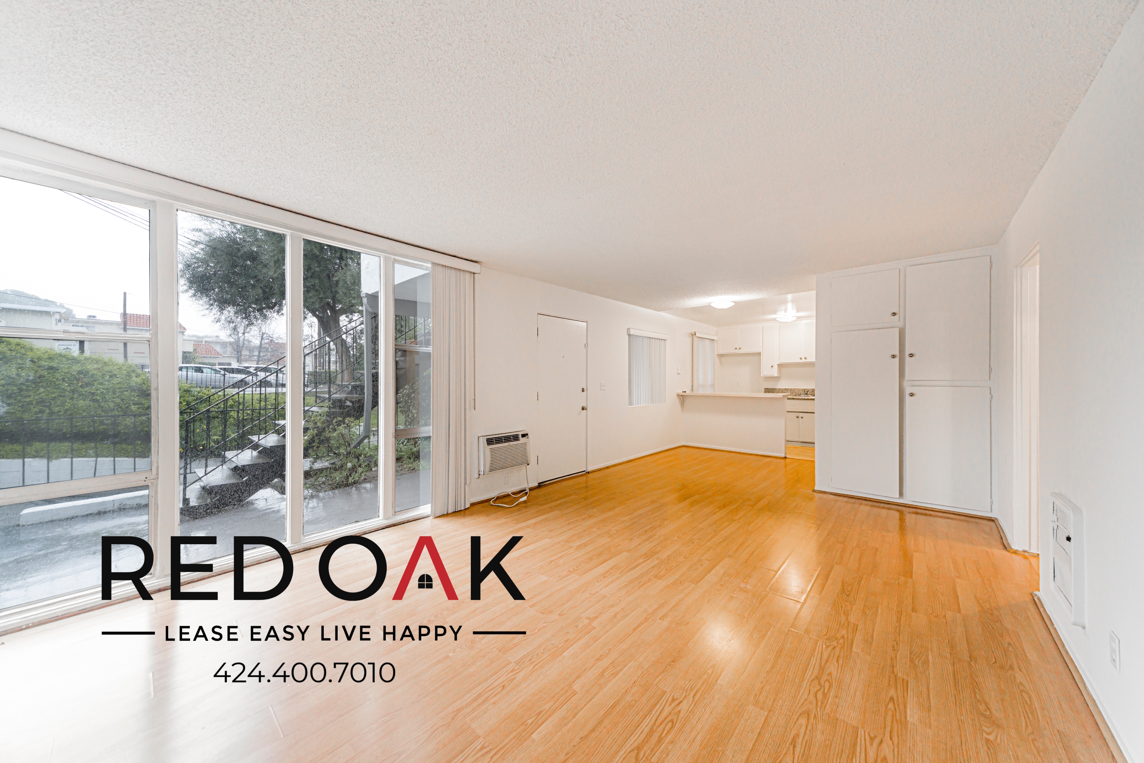 Montrose Condo: 2748 Montrose Ave