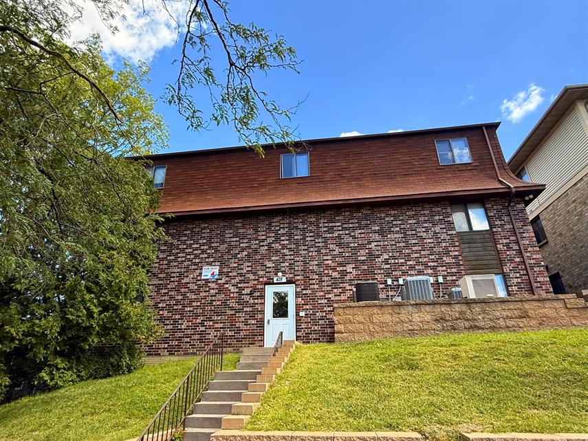 Iowa City House: 418 S Van Buren St