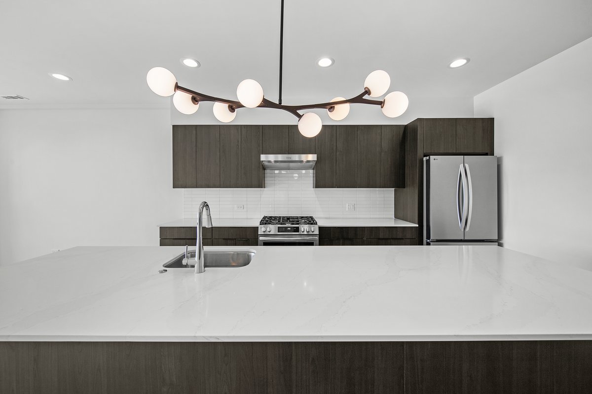 Chicago Condo: 1801 West Grand Avenue