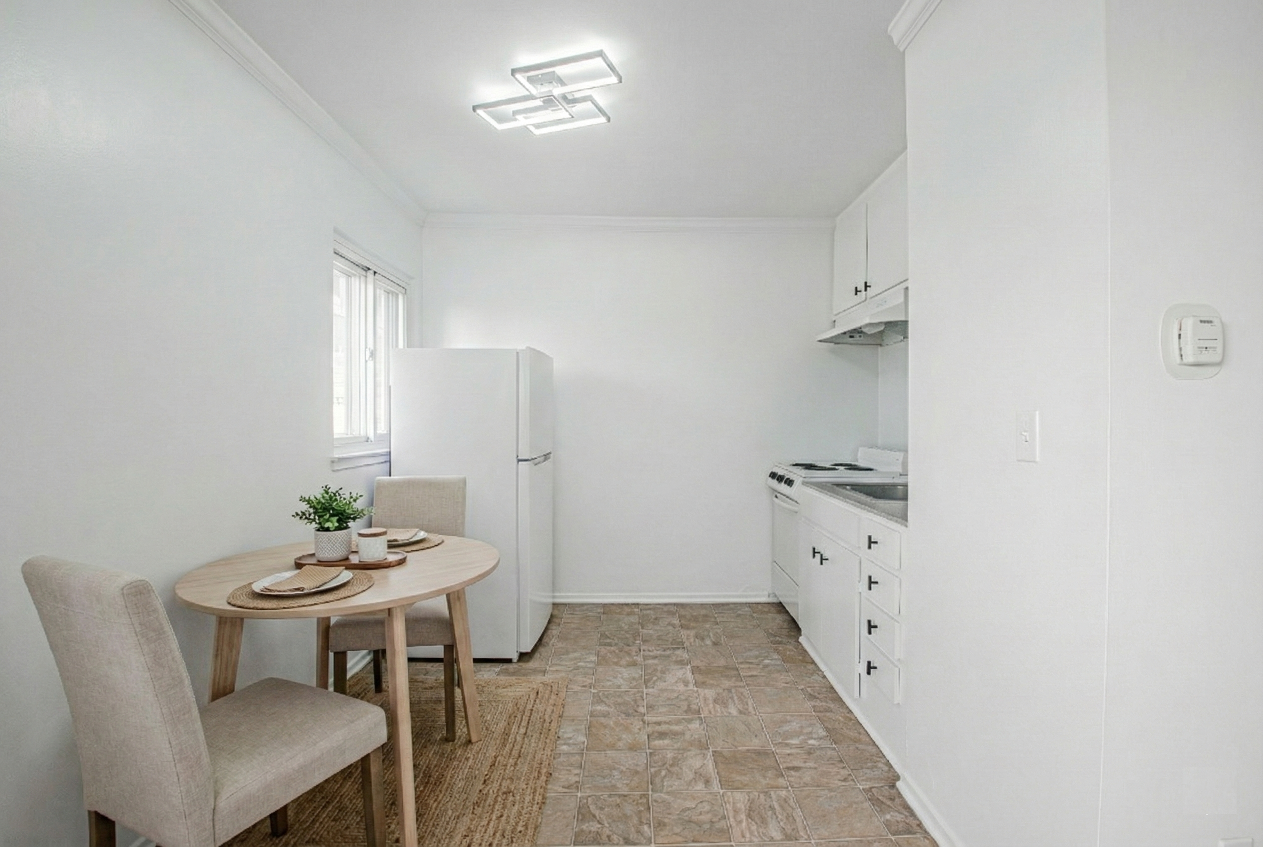 Los Angeles Apartment: 8820 5/8 Belford Ave