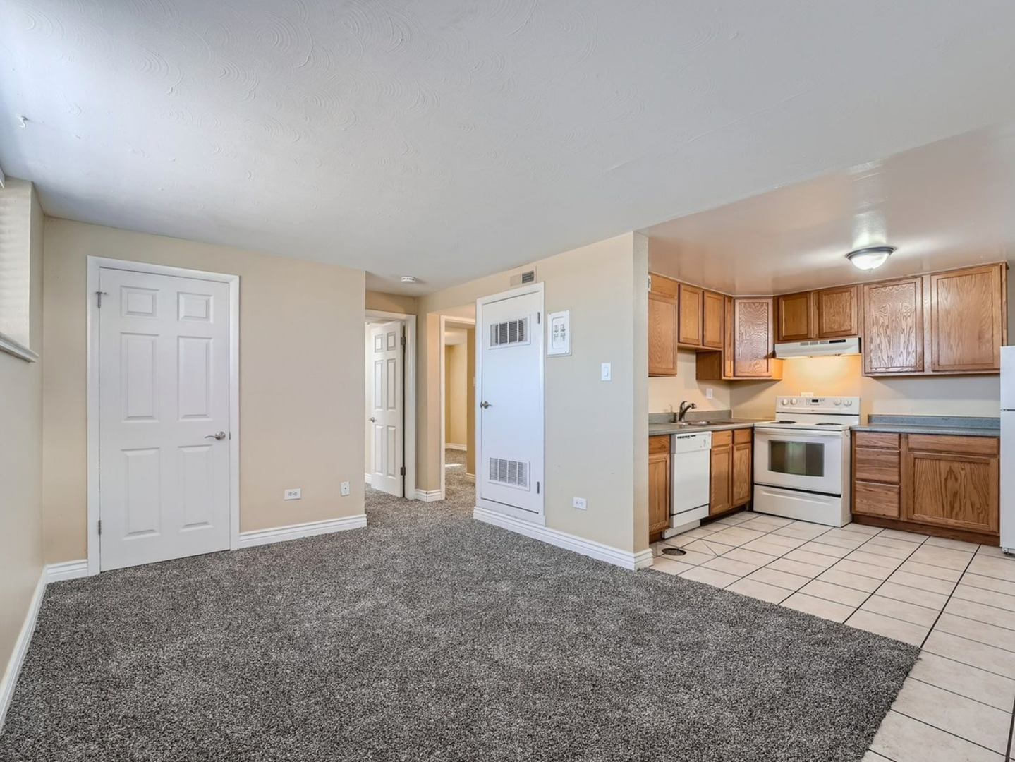 Denver Apartment: 4630 E Asbury Cir