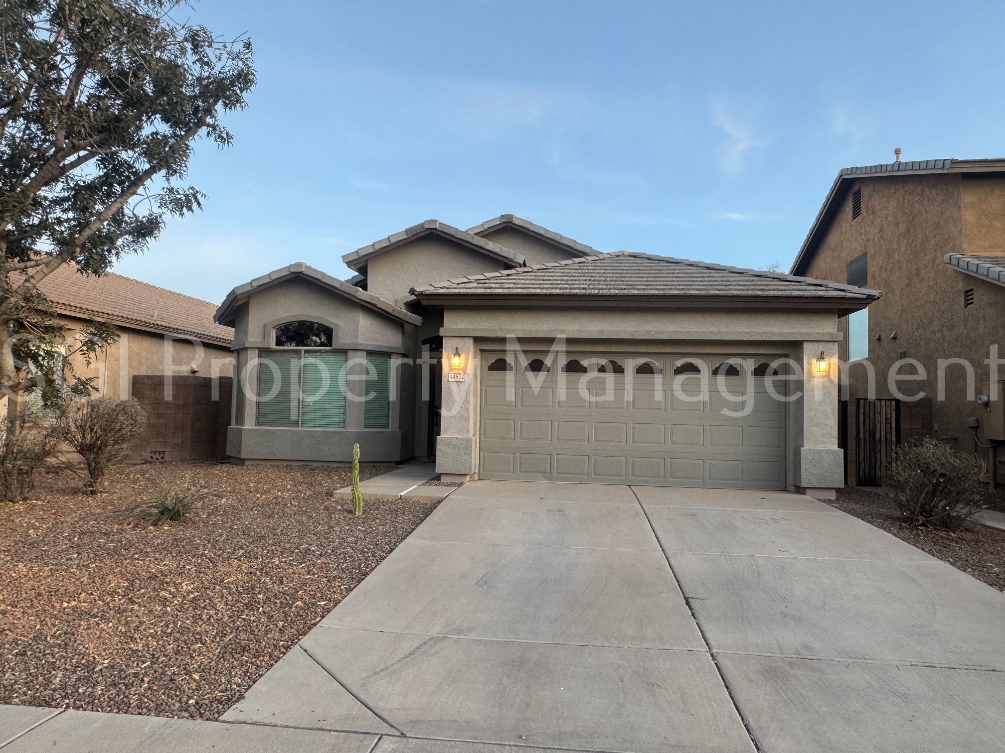 Maricopa House: 44572 W Santa Fe Ave