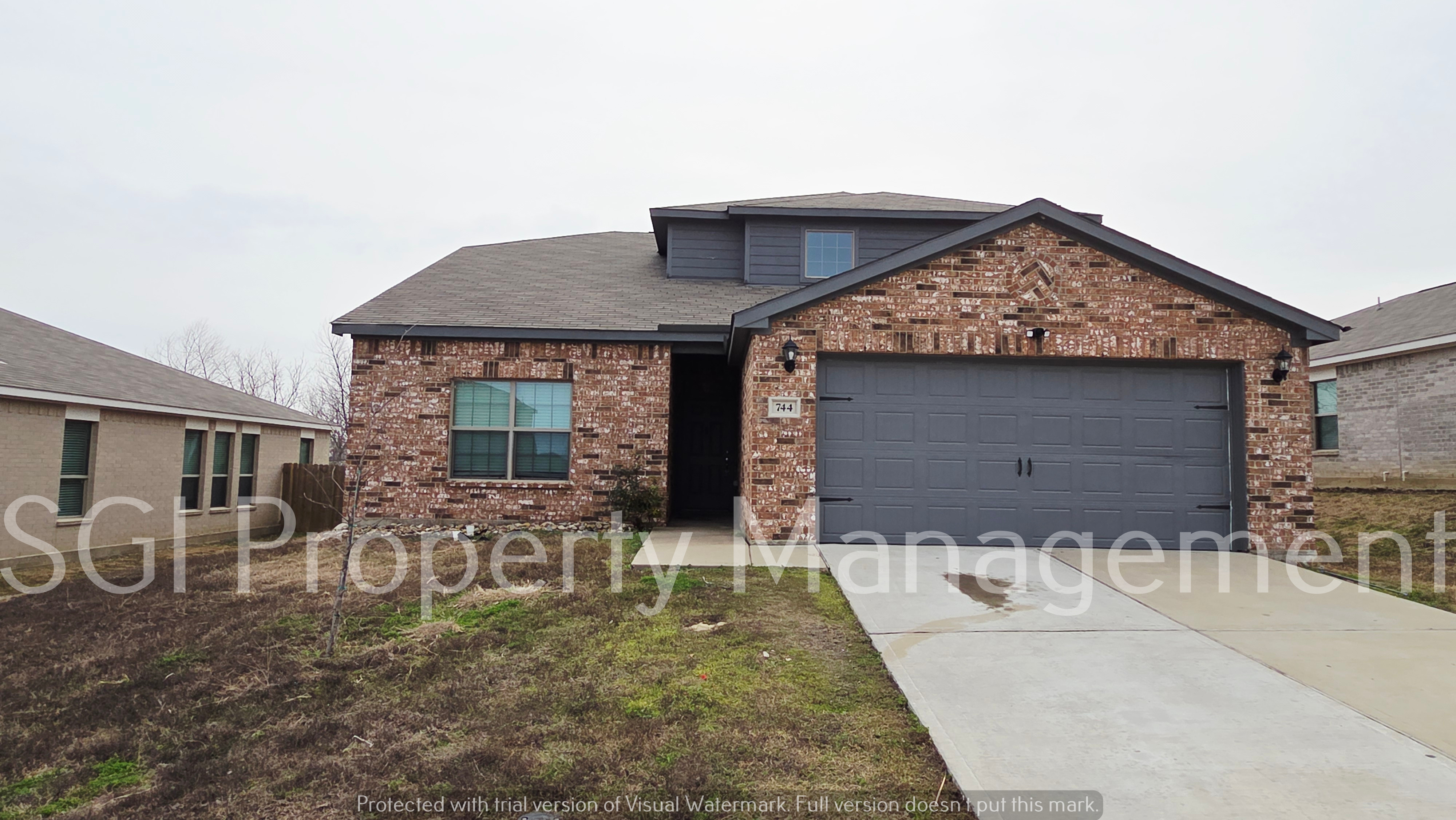 Seagoville House: 744 Keeneland Dr