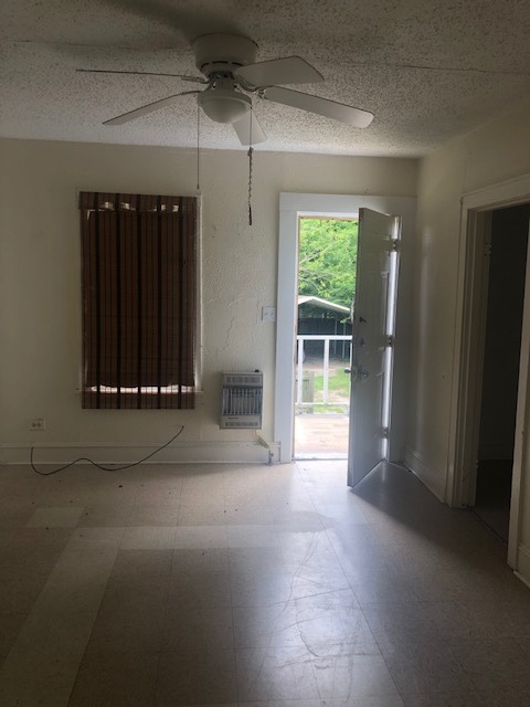 Bossier City House: 2562 Lamar St.