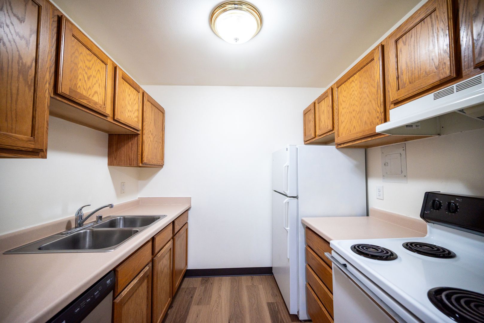 Sun Prairie Apartment: 242 Amber Trl