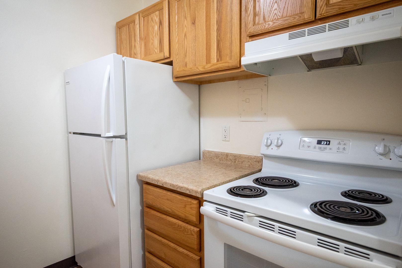 Sun Prairie Apartment: 242 Amber Trl