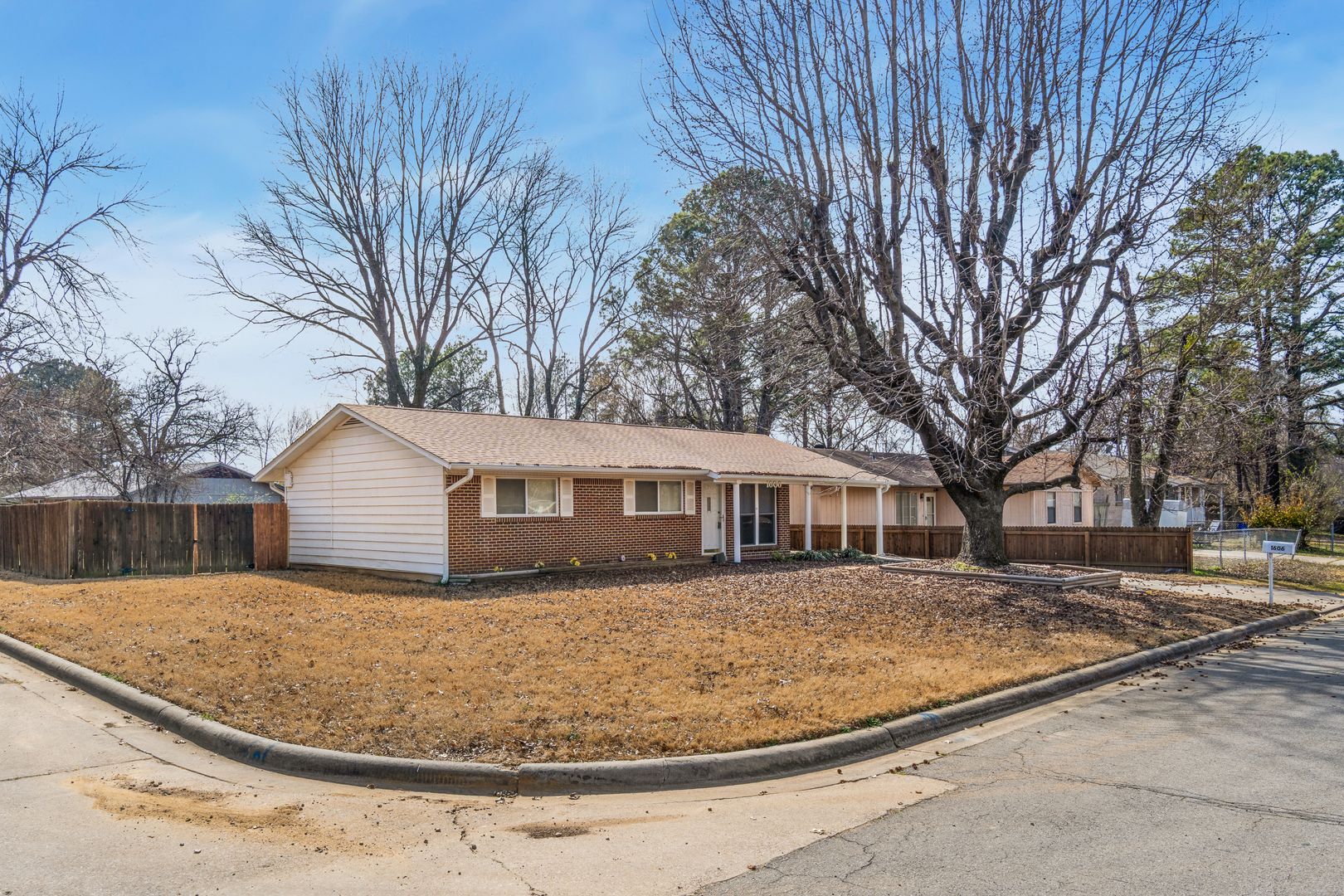 Fort Smith House: 1606 Savannah Dr