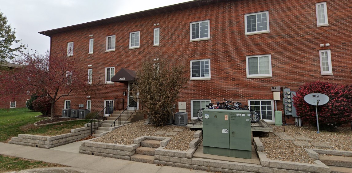 Iowa City Condo: 200 Grandview Court