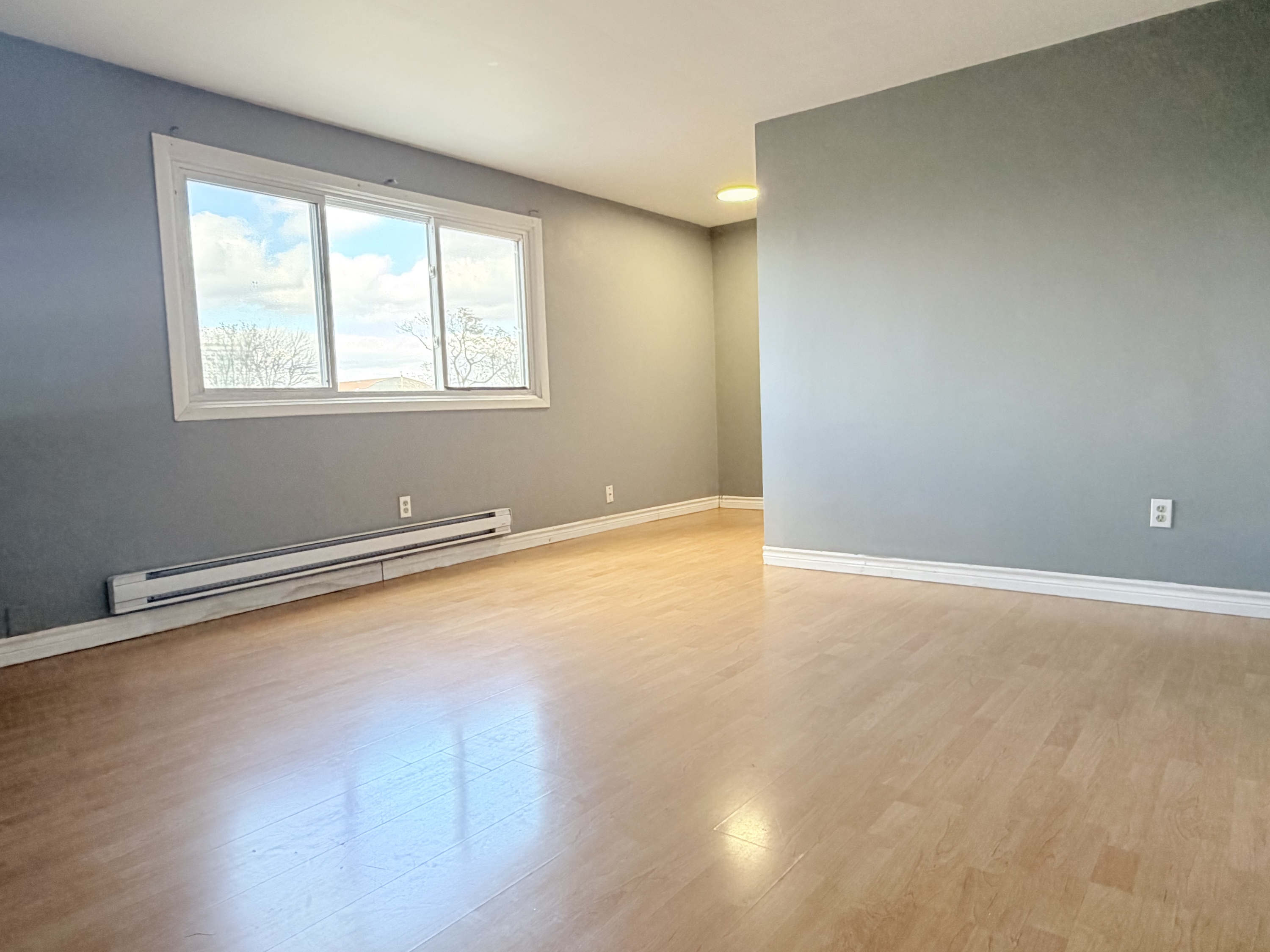 Windsor Condo: 751 Windsor Ave