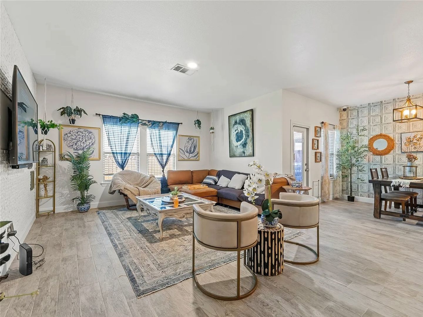 Aubrey House: 11321 Pecan Crk Dr