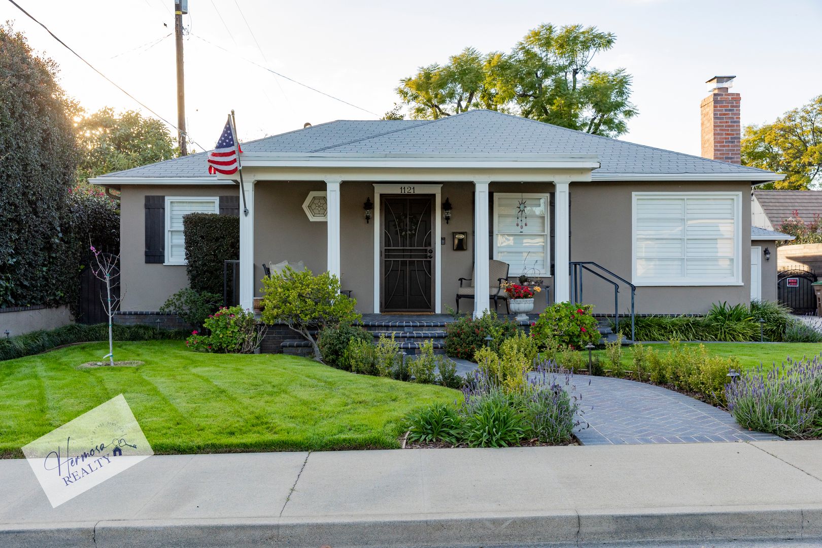 Claremont House: 1121 N Cambridge Ave