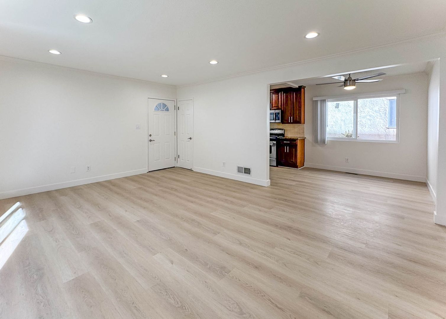 Venice Condo: 2607 Abbot Kinney Blvd