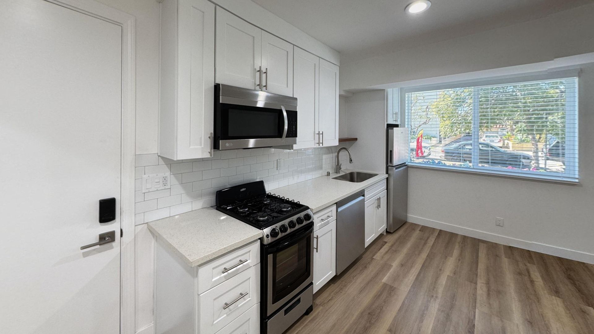 Los Angeles Condo: 3630 Midvale Ave
