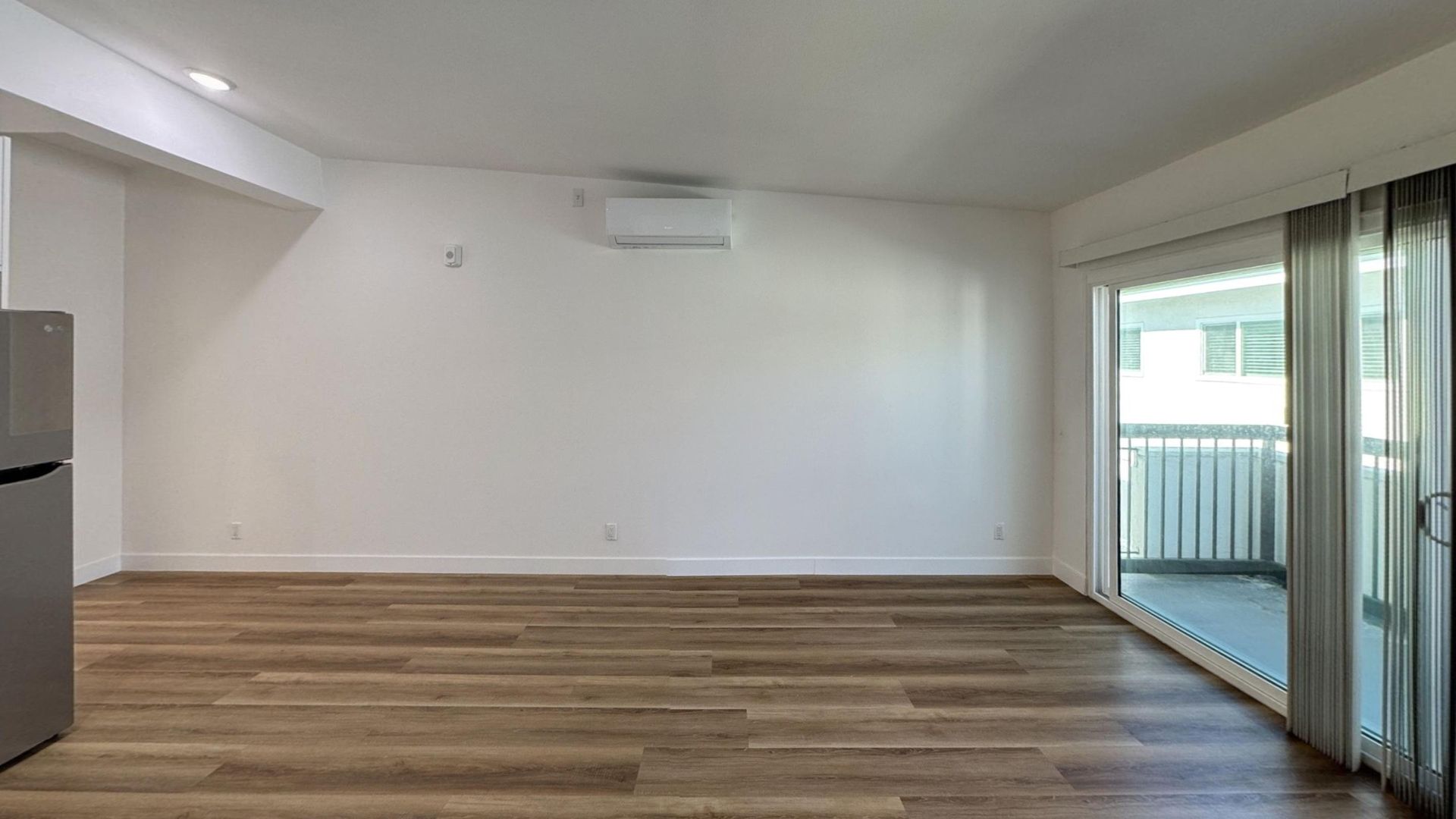 Los Angeles Condo: 3630 Midvale Ave