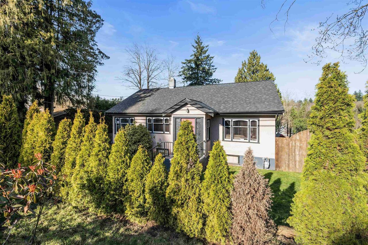 Abbotsford House: 2348 McKenzie Rd