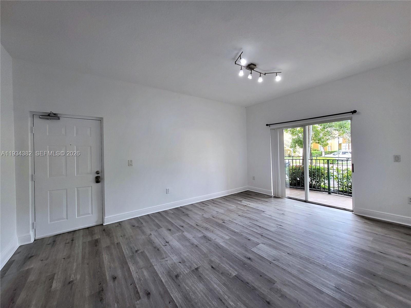 Doral Condo: 7200 Northwest 114th Avenue