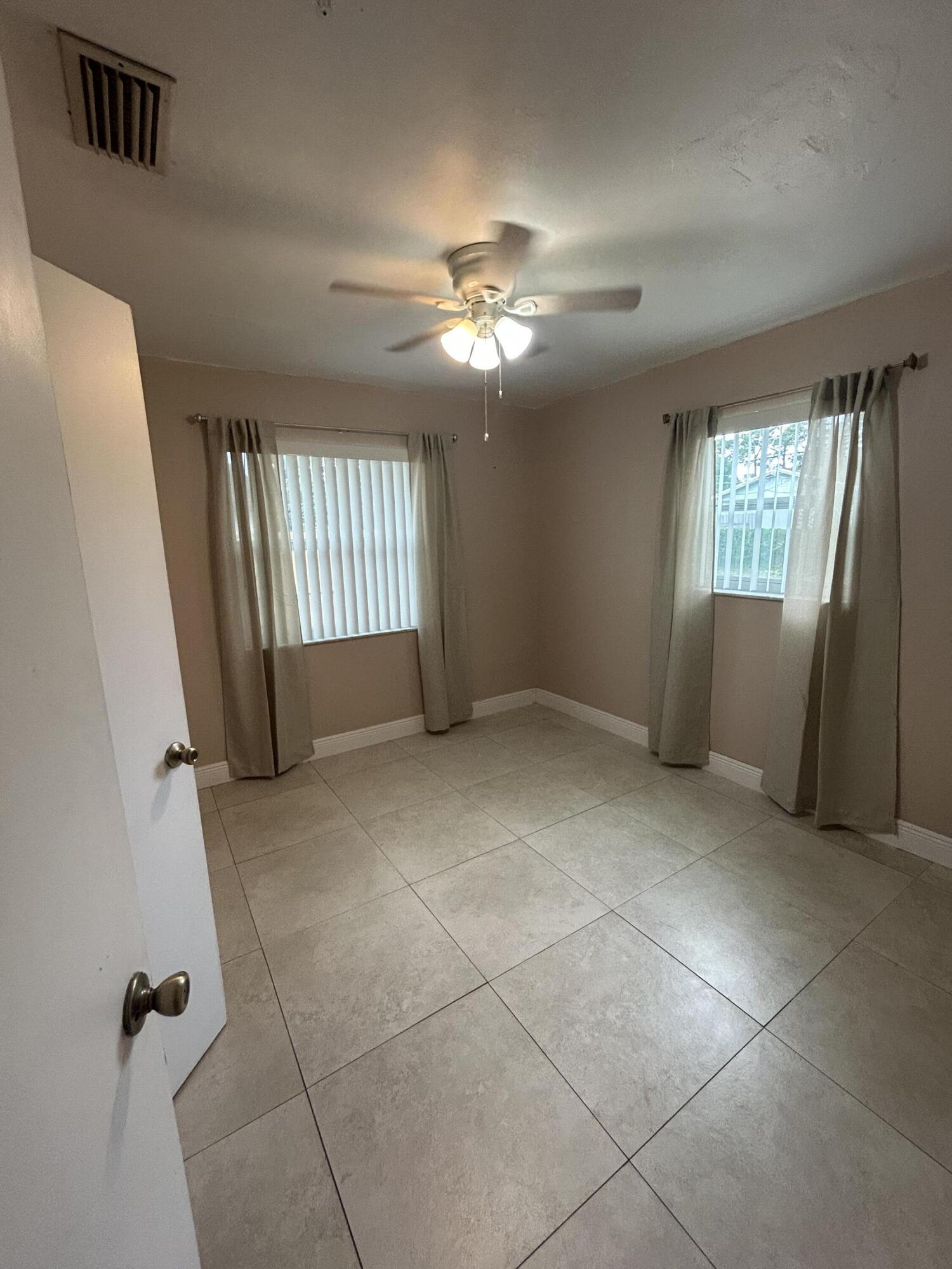 Greenacres Condo: 3045 Jackson Avenue