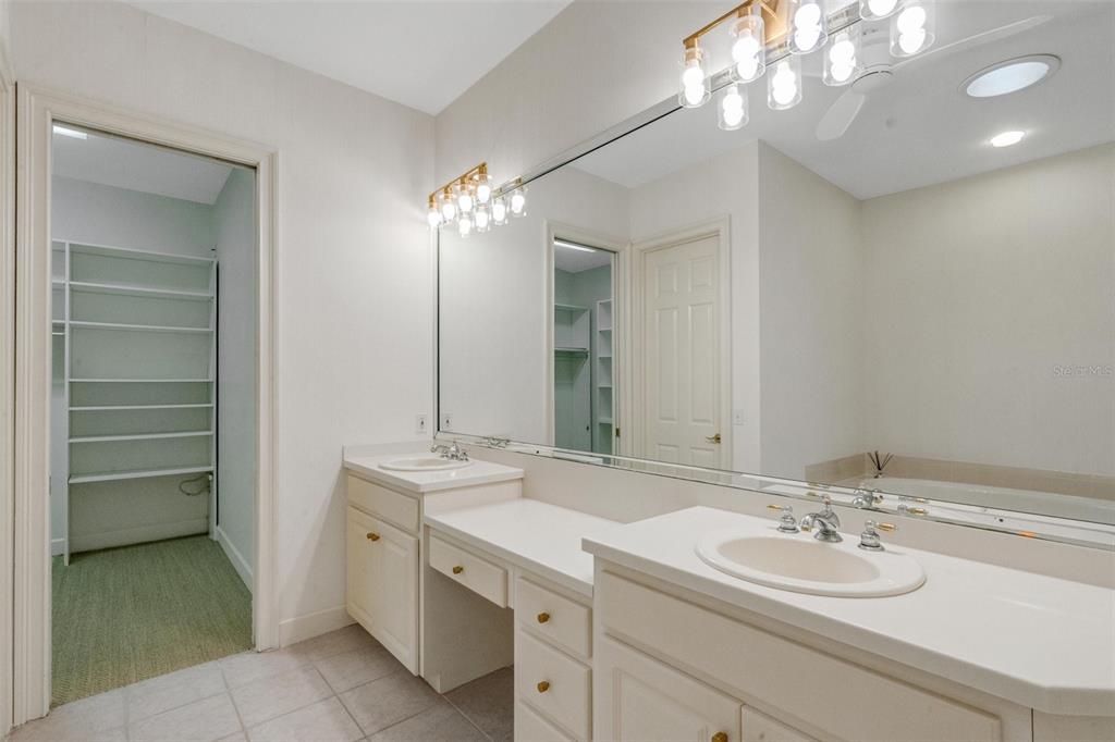 Lakeland Condo: 2702 Prestwick Drive