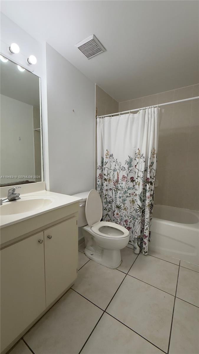 Doral Condo: 7290 Northwest 114th Avenue