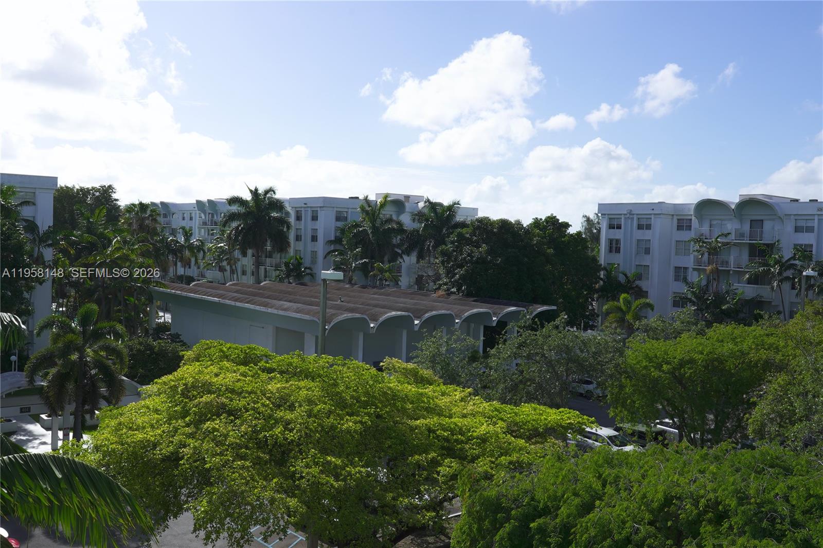 Miami Condo: 482 Northwest 165th Street