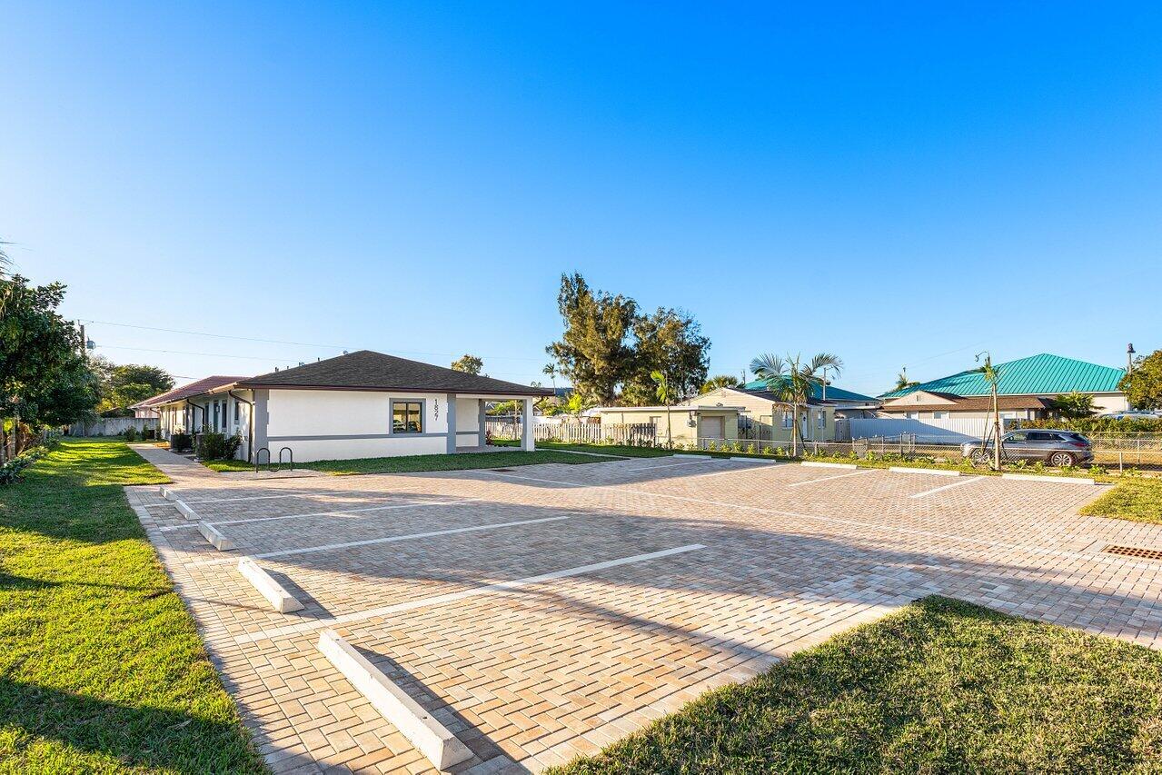 Palm Springs Condo: 1827 Palm Acres Drive