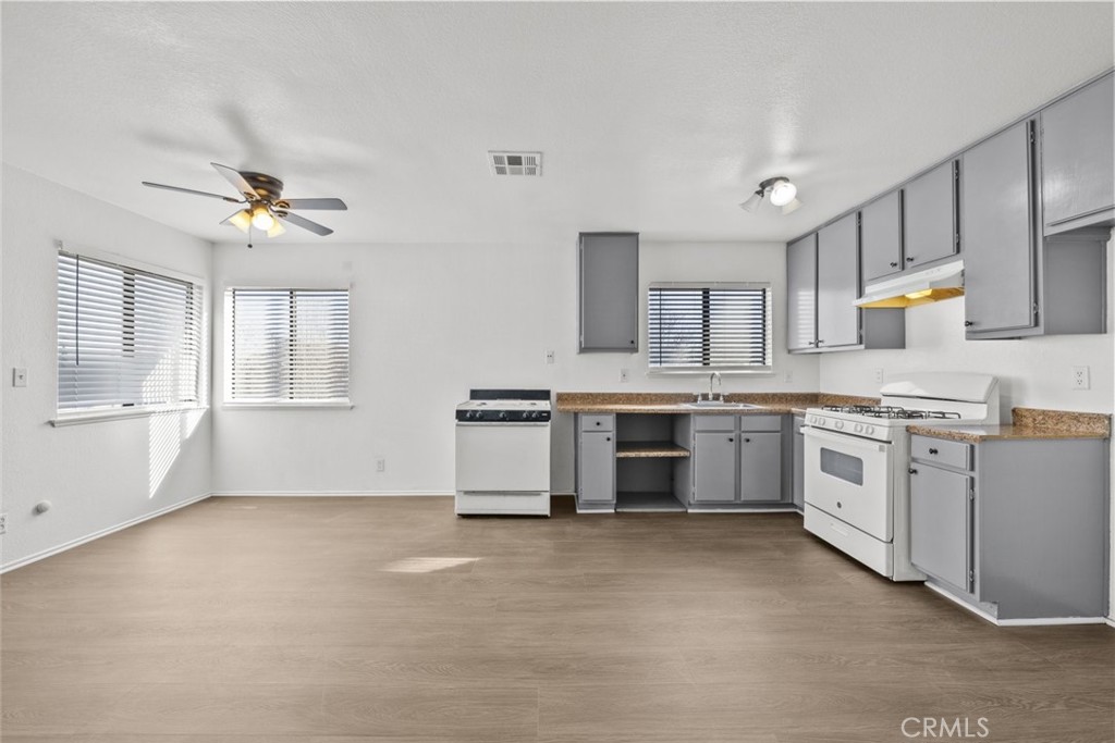 Palmdale Condo: 38501 Larkin Avenue