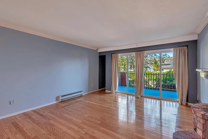 South San Francisco Condo: 920 Mission Rd