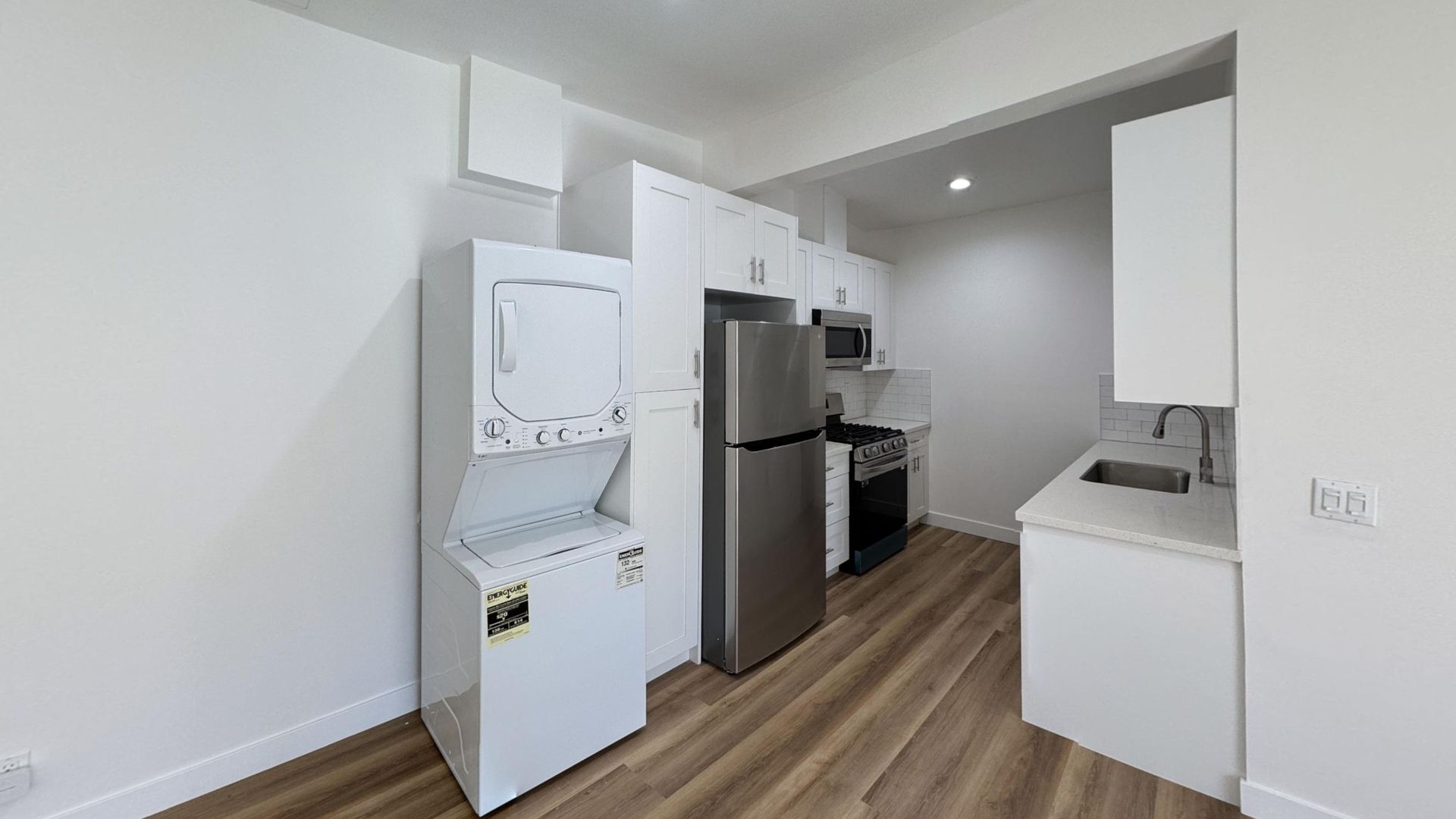Los Angeles Condo: 3630 Midvale Ave