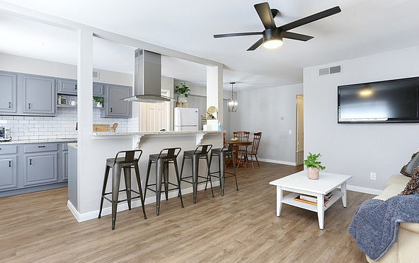 San Antonio Condo: 7834 Broadway