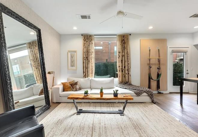 Austin Condo: 1800 E 4th St