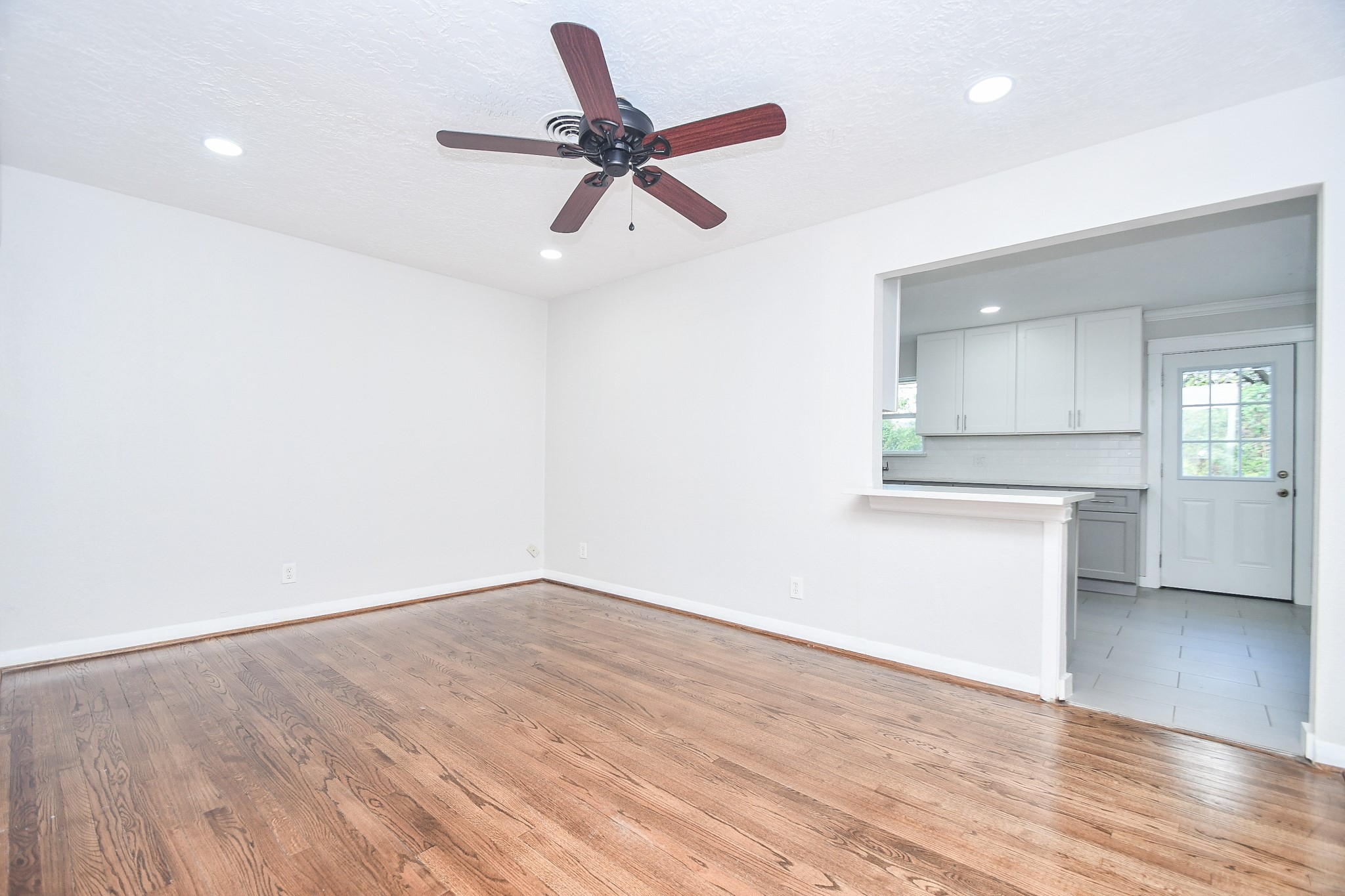 Houston Condo: 5214 De Milo Drive