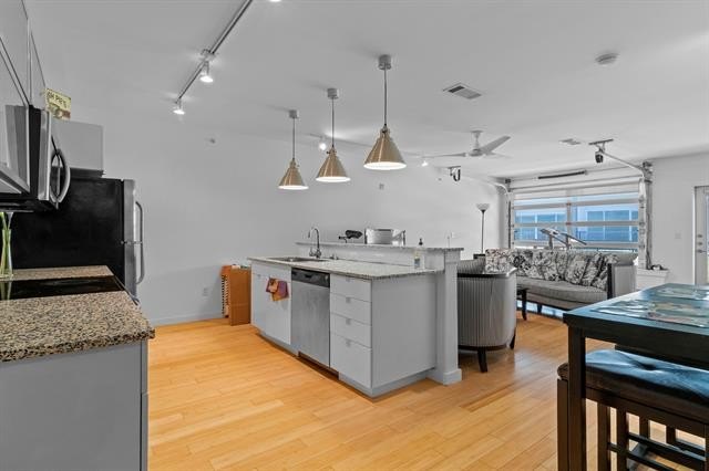 Dallas Condo: 1111 S Akard