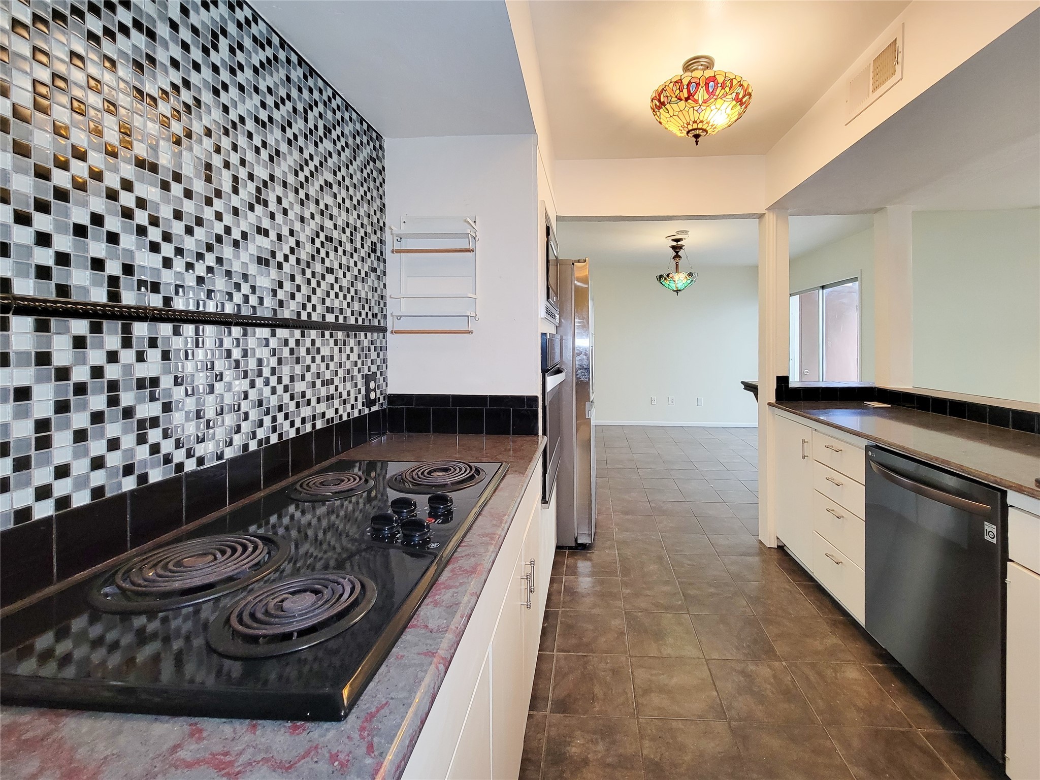 Houston Condo: 2243 West Alabama Street