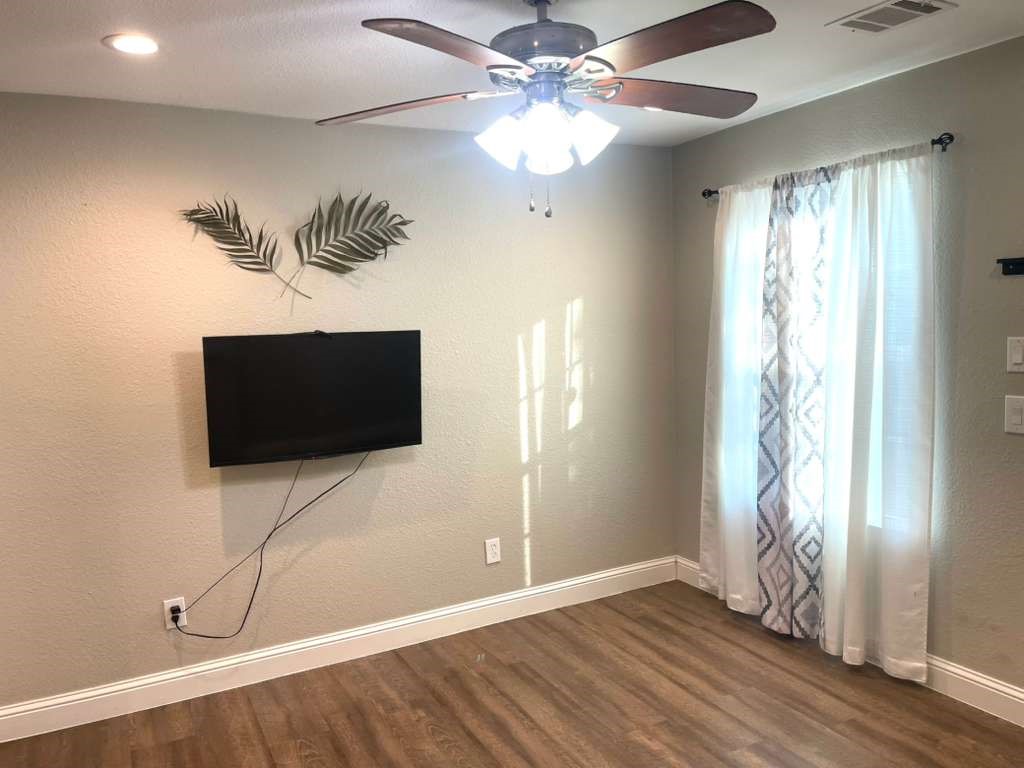 Houston Condo: 3807 Edison Street