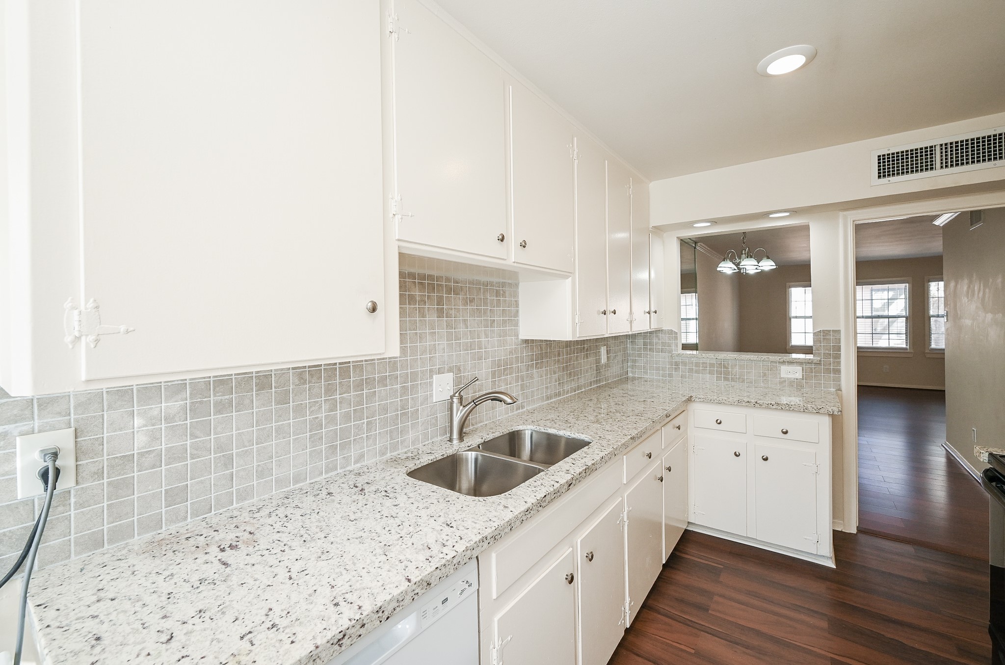 Houston Condo: 5230 Arboles Drive