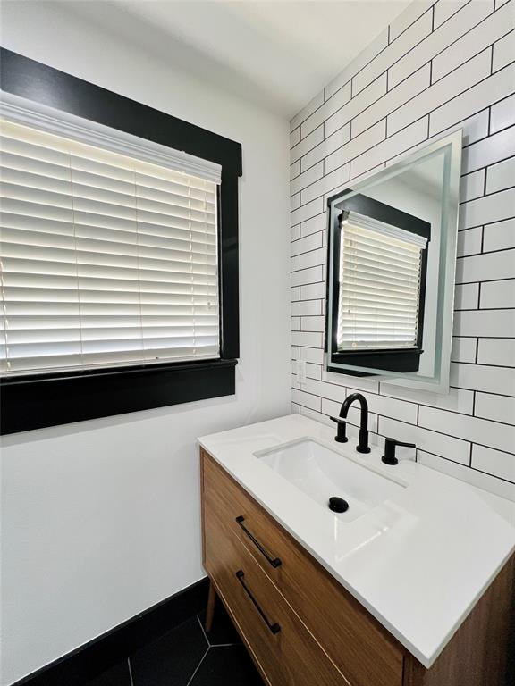 Fort Worth Condo: 101 Lindenwood Drive