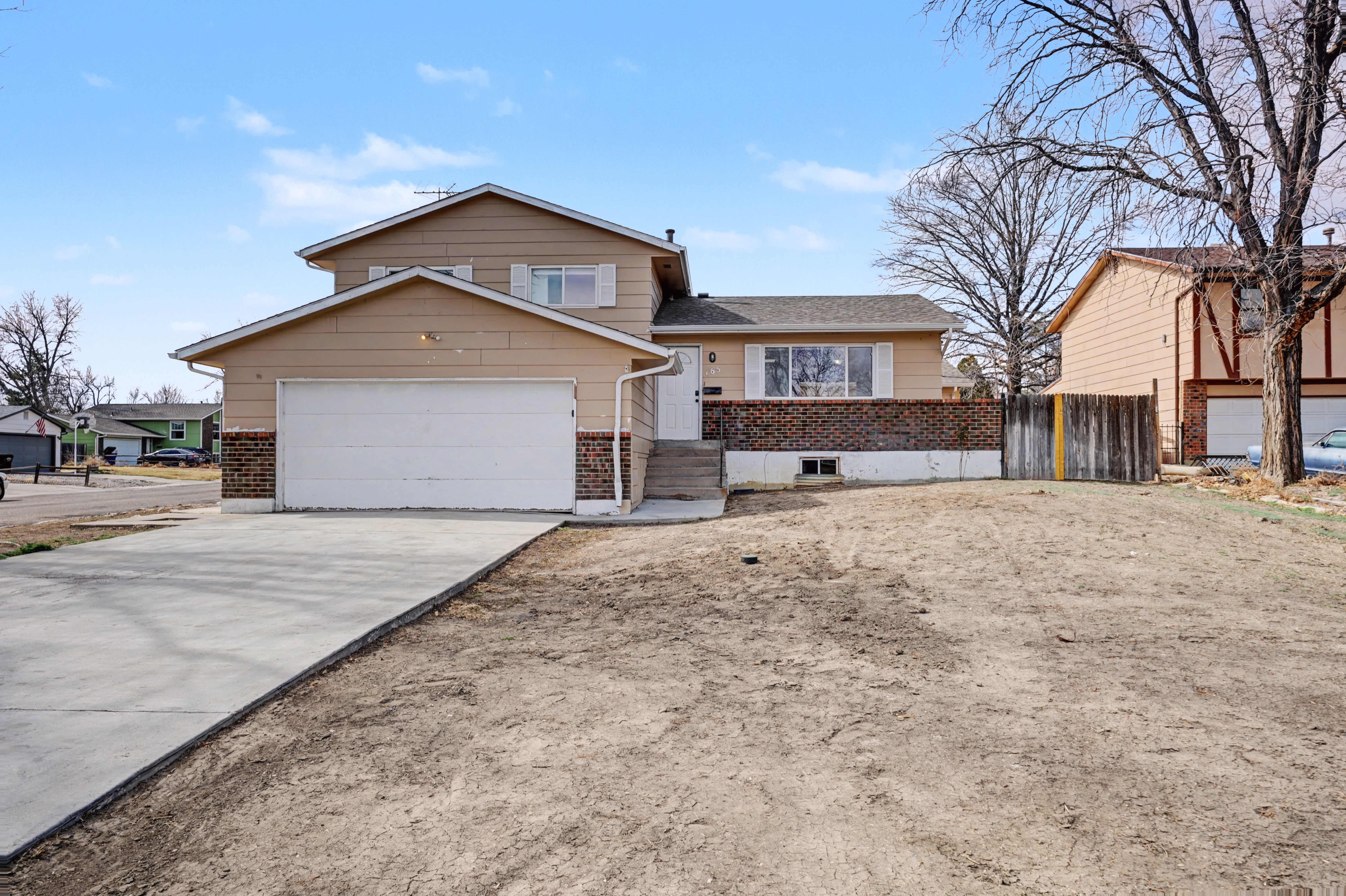 Pueblo House: 165 Glenn Place