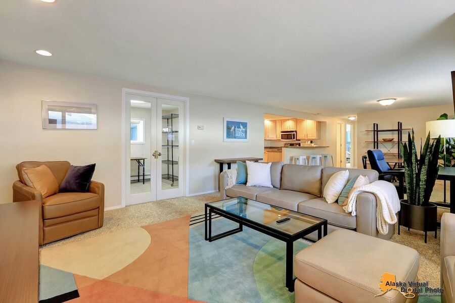 Downtown living at its finest! Large 2319 Sqft, Featuring 2 Bedroom and 1.5 Bathrooms & Garage