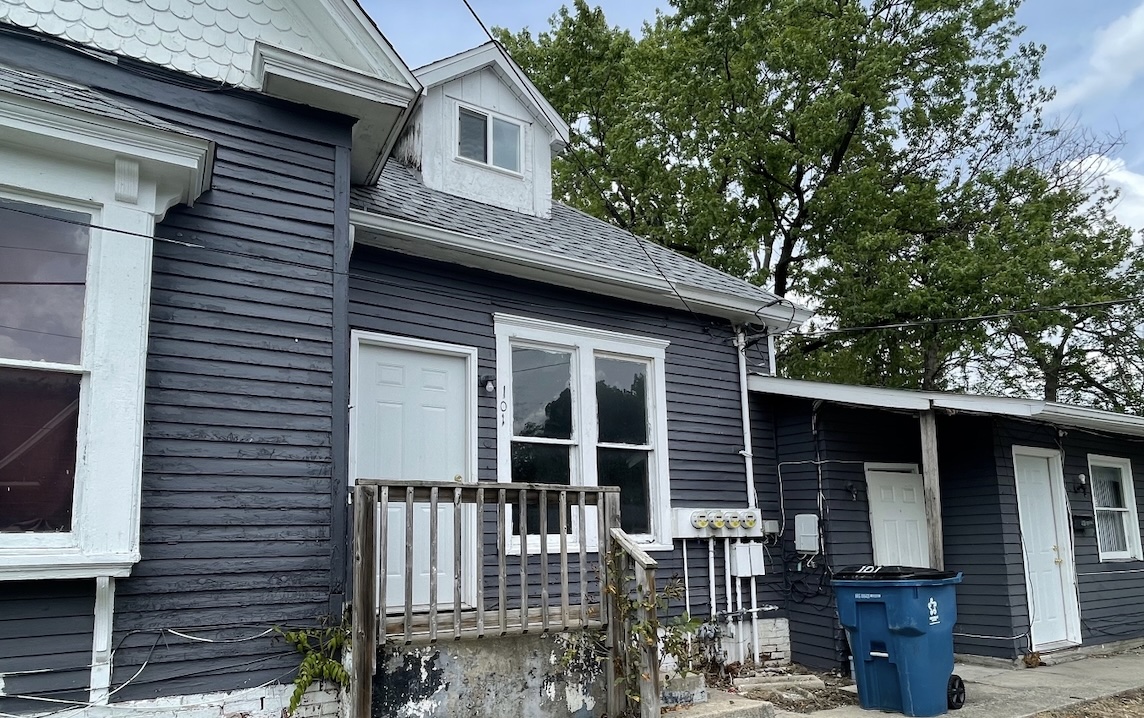 Danville House: 101 Center