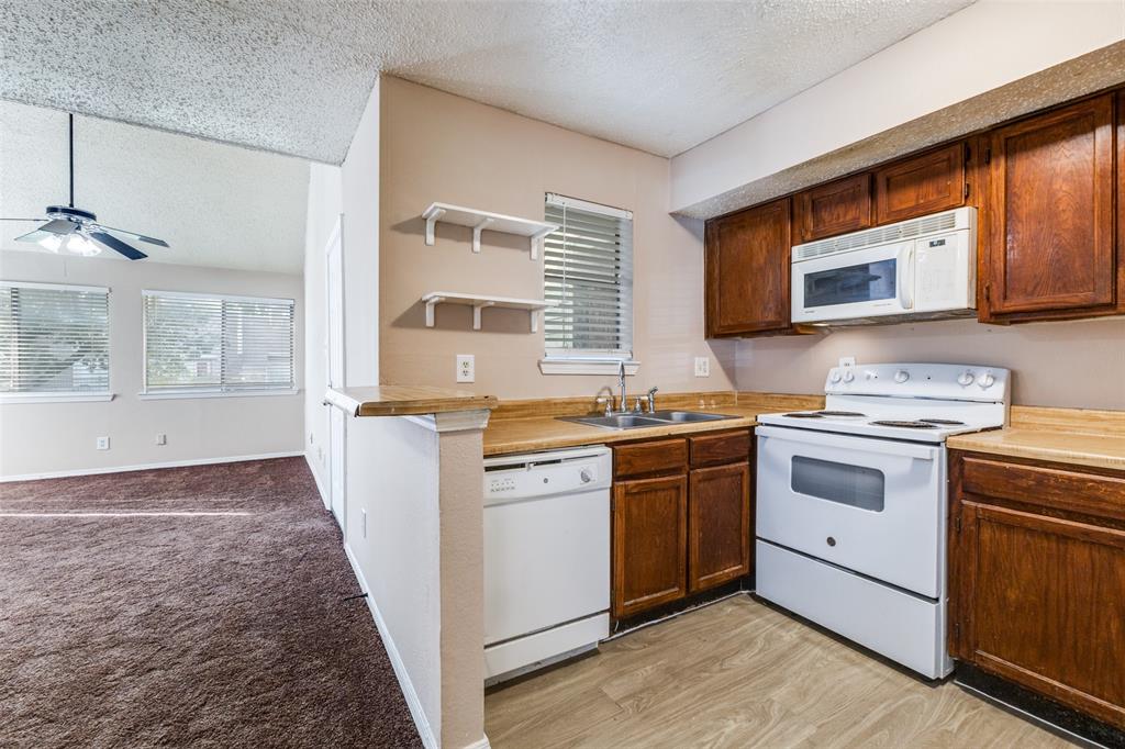 Dallas Condo: 9833 Walnut Street