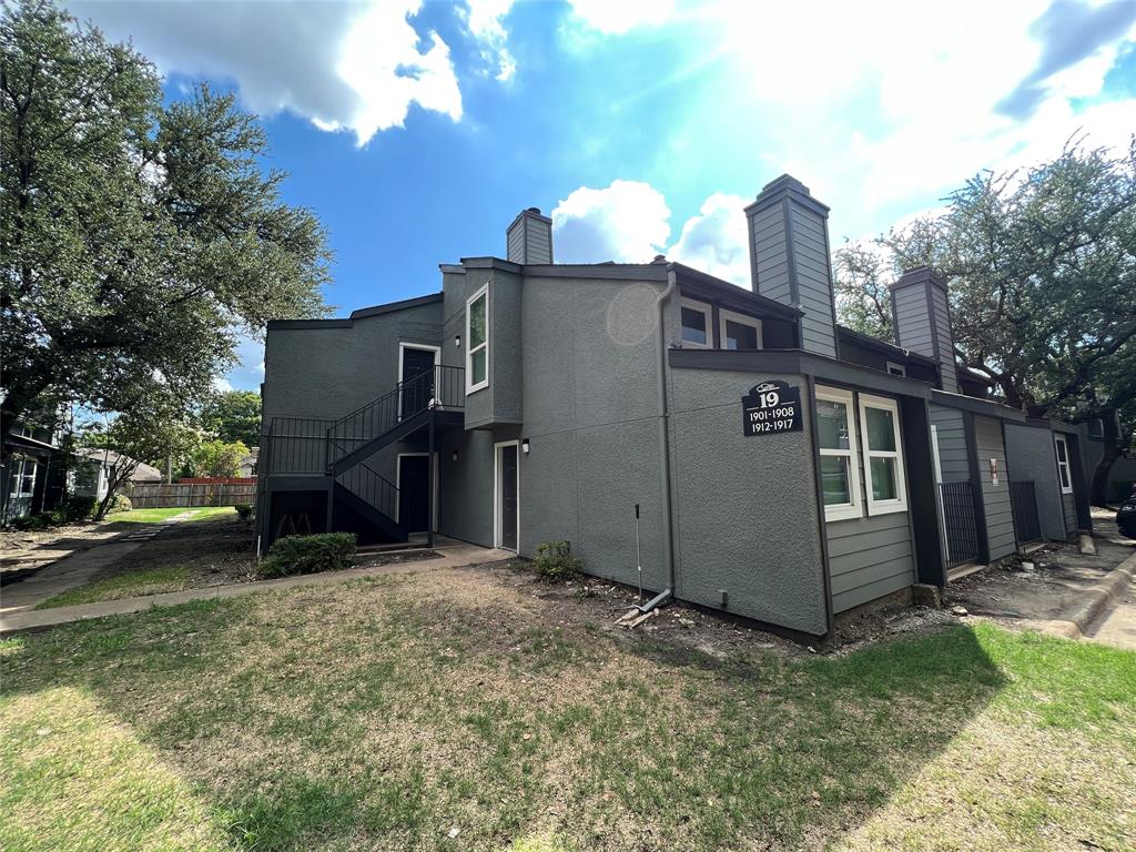 Dallas Condo: 9696 Walnut Street