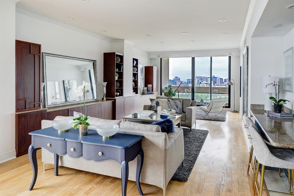 Houston Condo: 1111 Hermann Dr